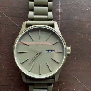 Nixon watch